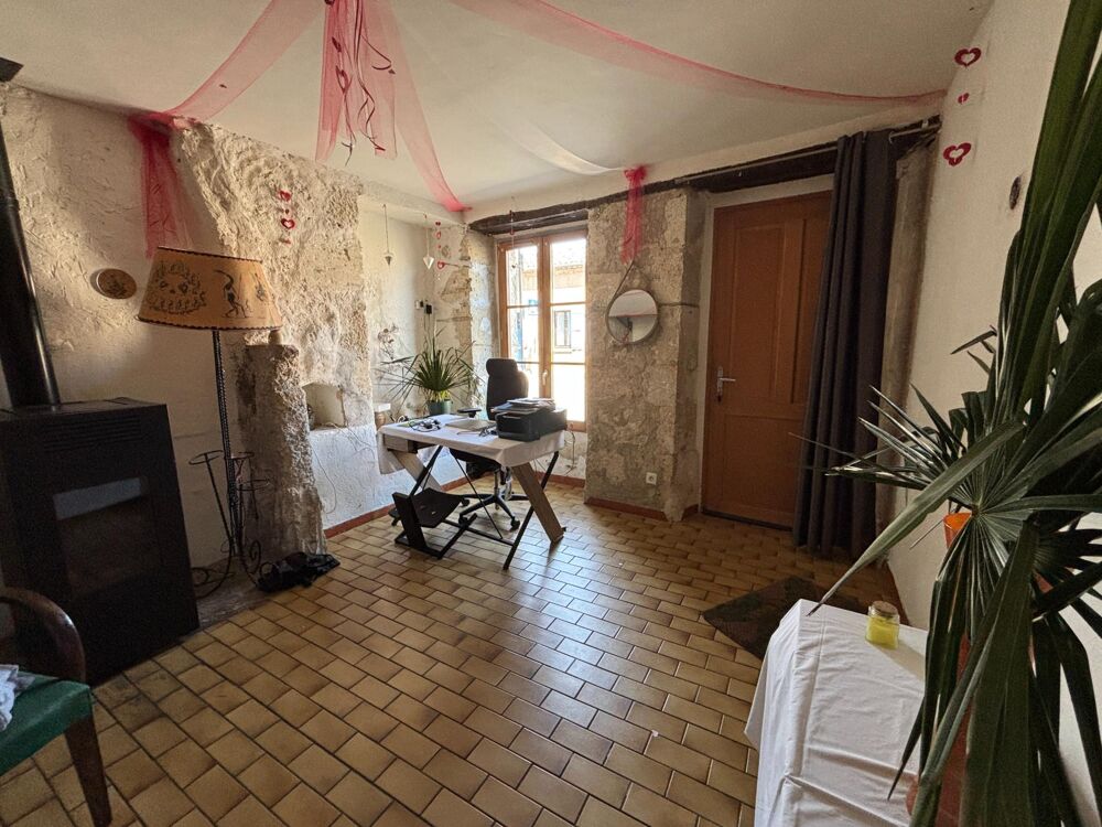 Maison de ville avec garage et cours extérieure