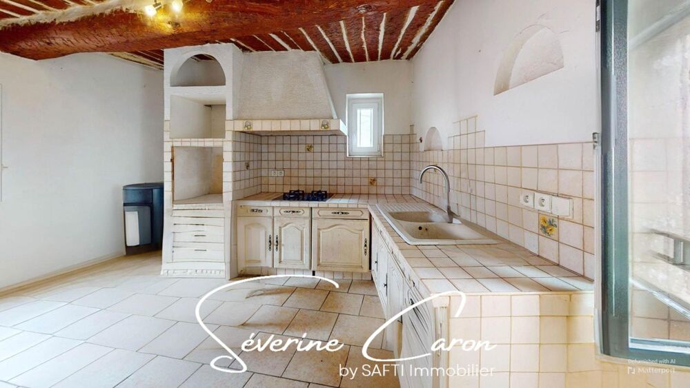 Maison de village à Carnoules  62 m² avec cave et potentiel !.