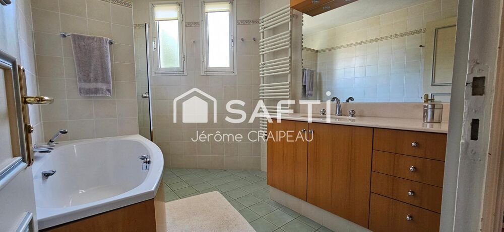 Vente Maison Maison de caractère avec 5 chambres en lisière du Pentagone. La roche-sur-yon