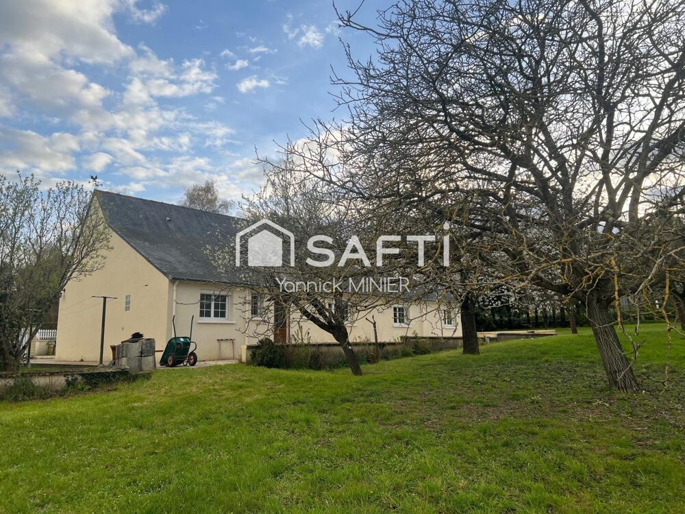 Grande maison de 184 m2, 4 chambres, salon/séjour avec cheminée, cuisine aménagée et équipée, nombreuses dépendances sur terrain