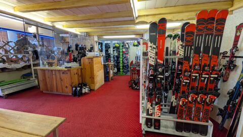 MURS ET DROIT AU BAIL DISPONIBLES IMMEDIATEMENT 1190000 74110 Morzine