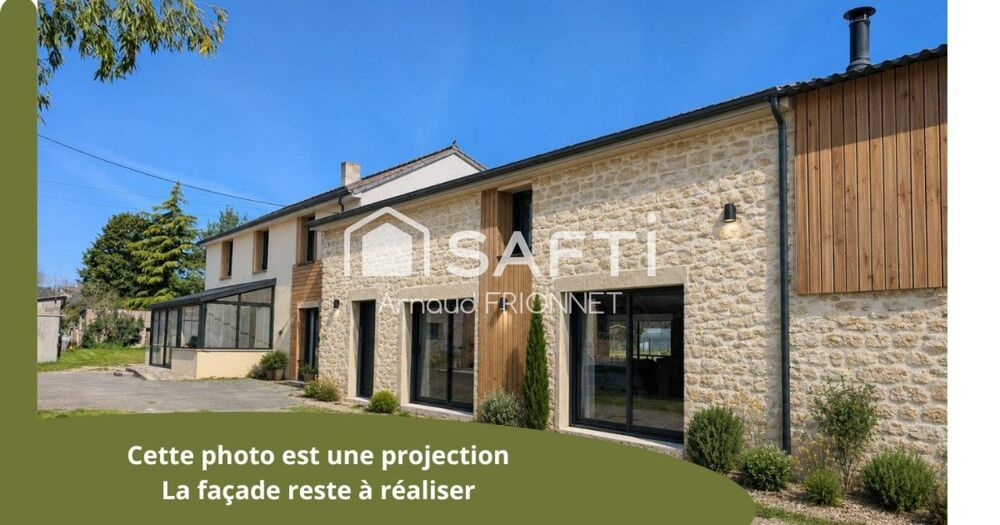 Trés grande maison avec énormes dépendances.