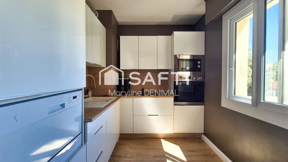 Vente Appartement 4 pièces au dernier étage, terrasse et vue dégagée en plein centre ville ! Saint-raphael