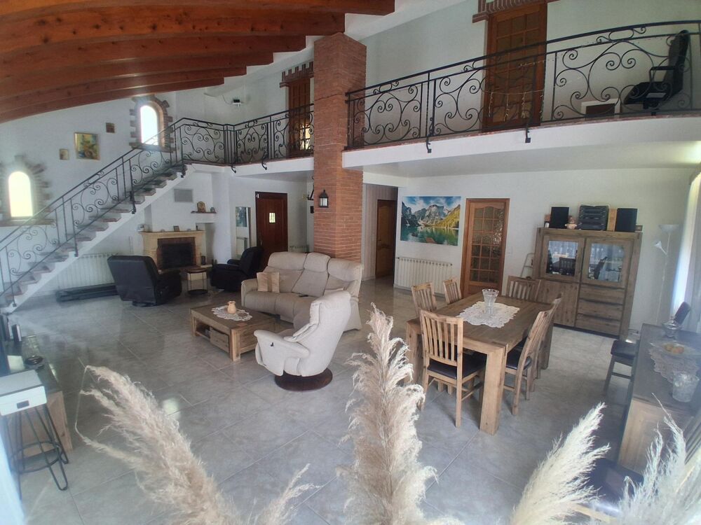 220 m² hab, 150 m² sous-sol, vue Albères