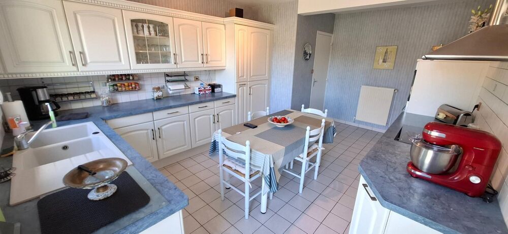 Vente Maison Situé sur la commune très prisé de Chambry, proche de toutes les commodités ! Chambry