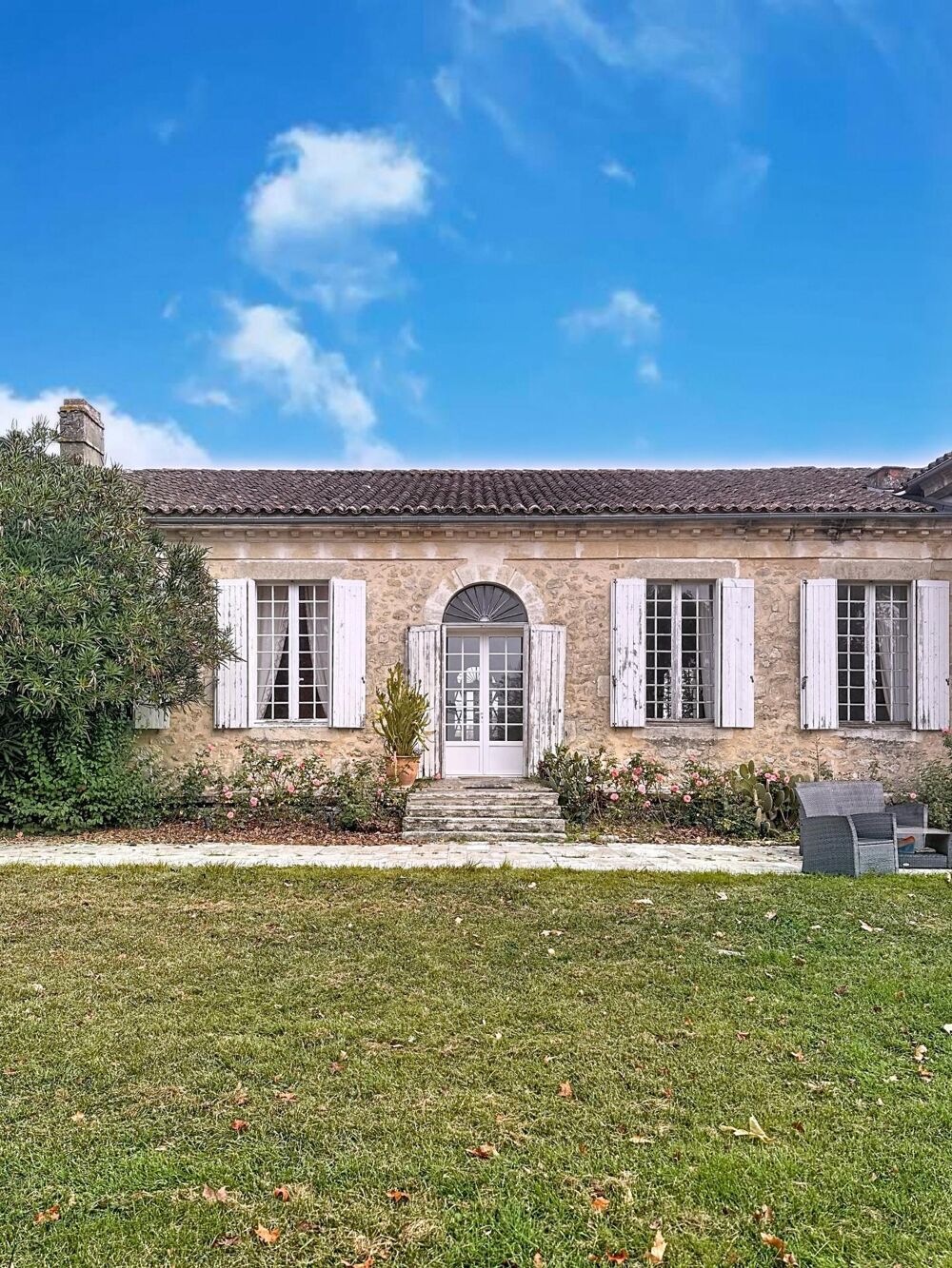 Superbe ensemble immobilier et ses 38 hectares de terres.