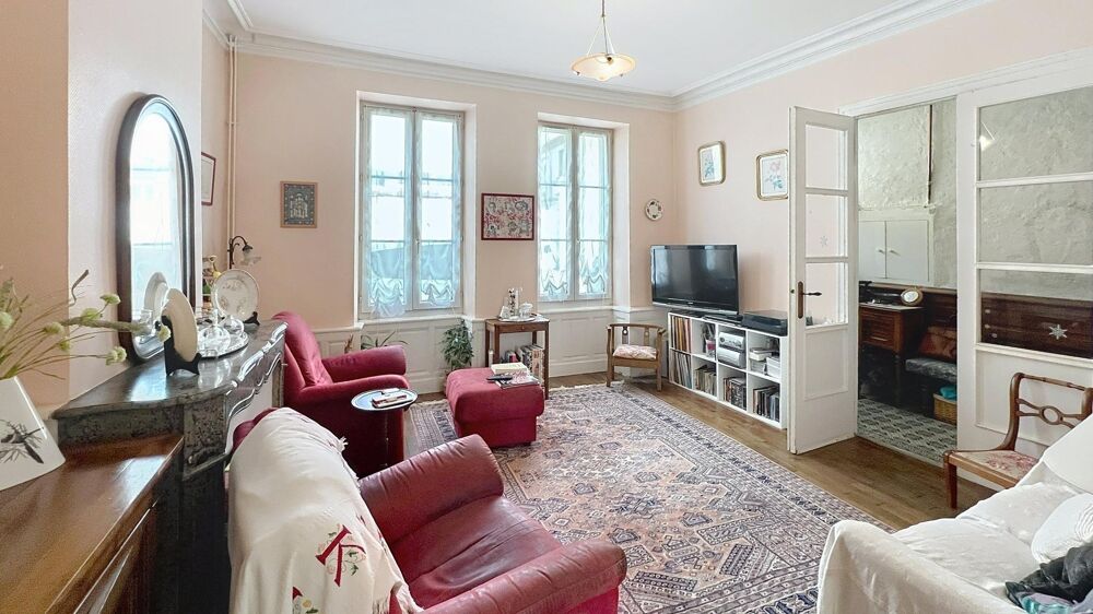 Secteur Bannier Nord : Caractère et volume pour cette maison bourgeoise 1900 avec jardin et bon DPE
