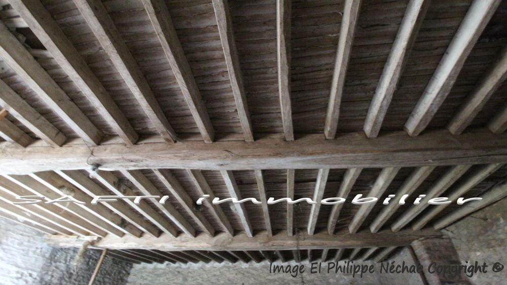 Grange à rénover de 90m2 environ avec 600m2 de terain en zone constructible