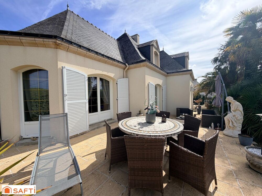 Vente Maison MAISON DE 177 M2, 5 CHAMBRES SUR TERRAIN D'ENVIRON 1000 M2 Locminé