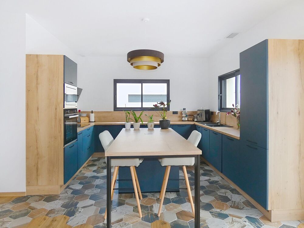 Vente Maison Villa contemporaine  de plain pied de 136m² sur un terrain de 423m² avec garage et piscine Canet