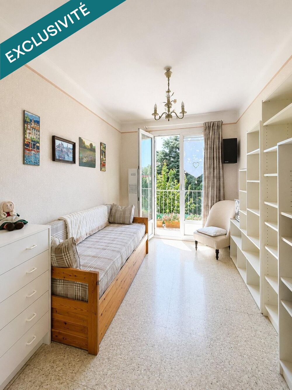 Vente Appartement LE PRIVILÈGE DU TOUT À PIED À SANARY-SUR-MER – LUMINEUX T3 TRAVERSANT AU DERNIER ÉTAGE AVEC BALCON TERRASSE Sanary-sur-mer