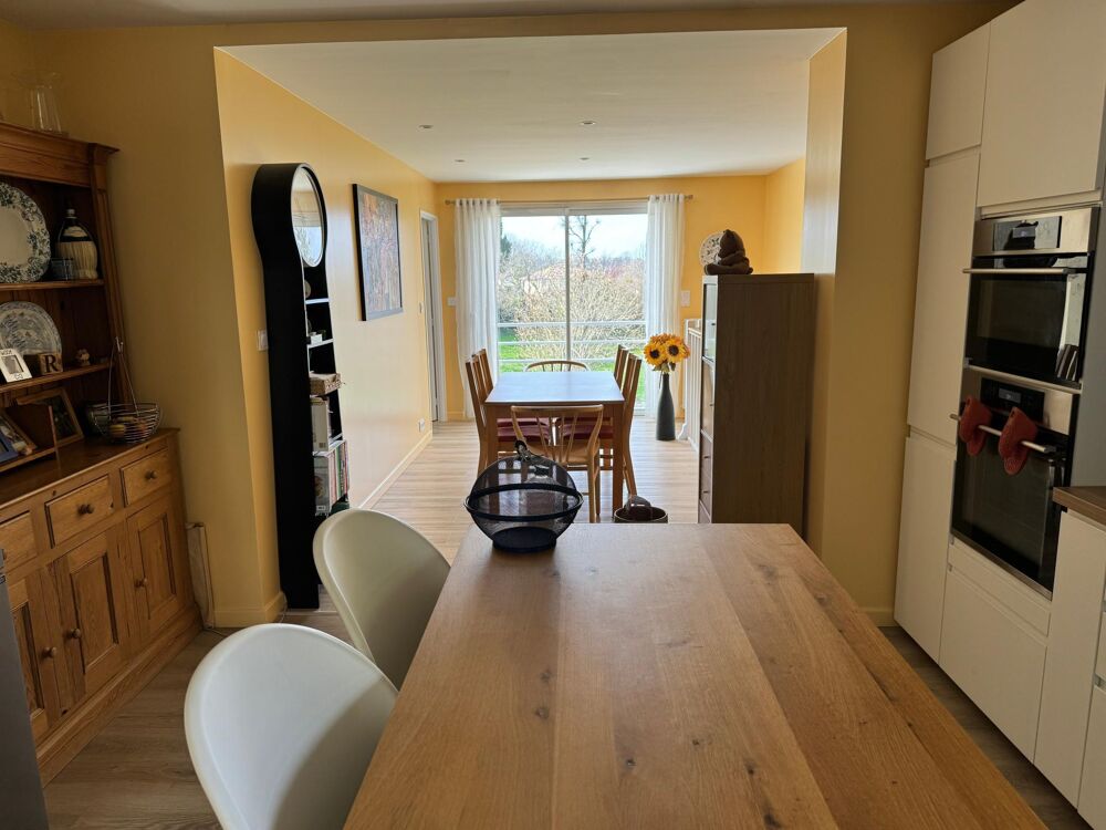Maison d'architecte neuve , sa piscine et sa vue !