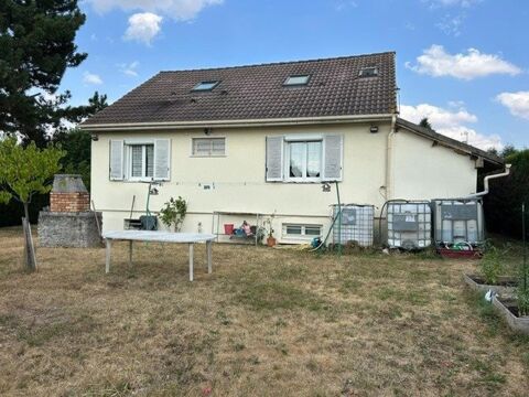   Situé sur le secteur D'Anet, dans un quartier calme et recherché proche des écoles, commerces Maison - 4 pièce(s) - 100 m²