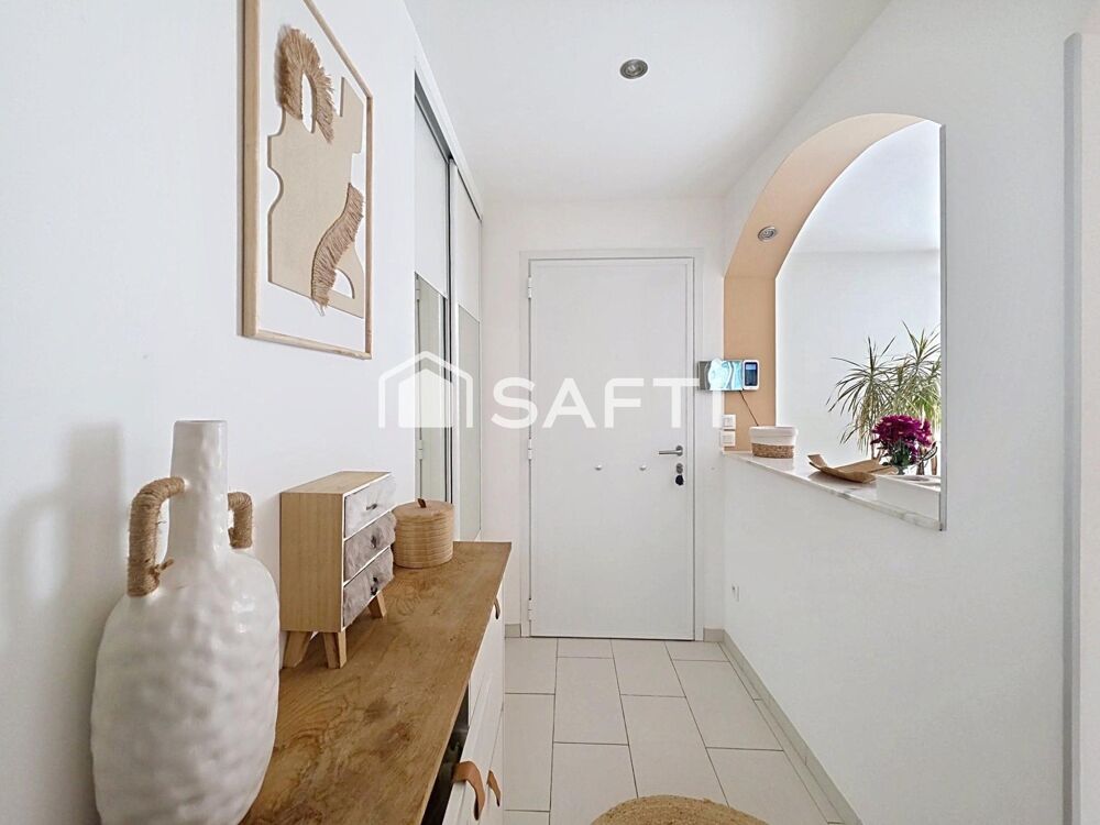 BELLES PRESTATIONS POUR CETTE MAISON AVEC PISCINE