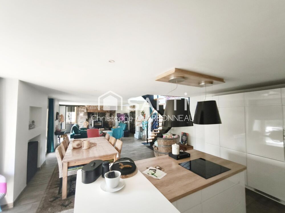 Maison rénovée de 7 pièces à BONNEMAIN