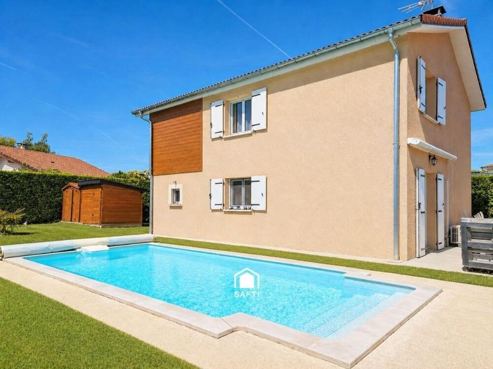 Maison centre village au calme