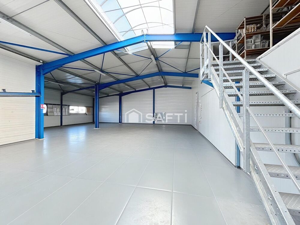   A louer un grand batiment industriel divisable en 2 lots. 