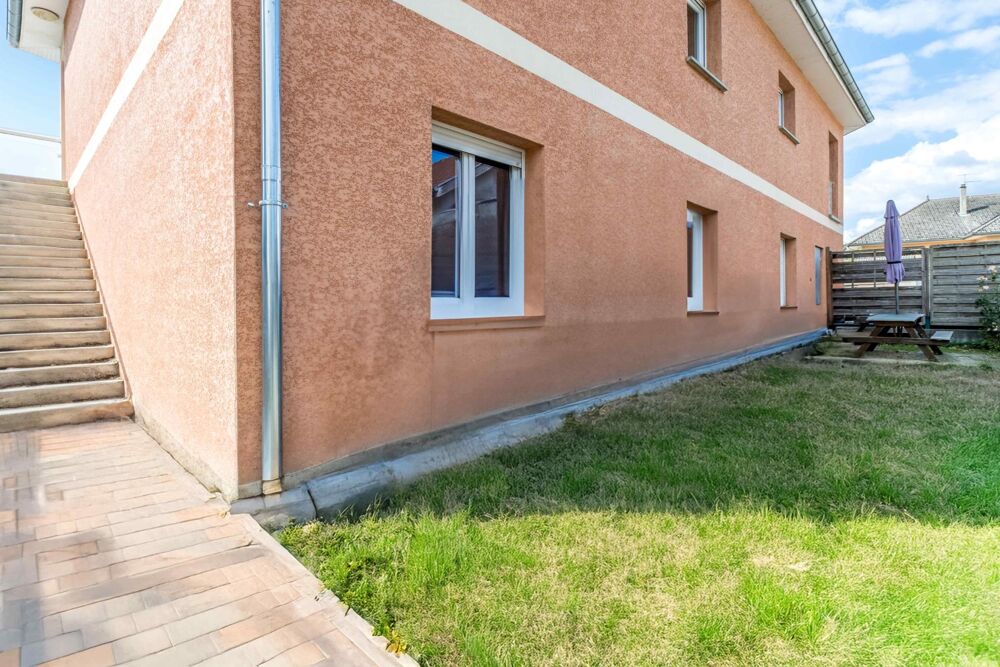 Vente Appartement MORESTEL Centre-ville - APPARTEMENT T3 traversant de 61 m² av. Cour privée + Place Parking vendu LIBRE Morestel