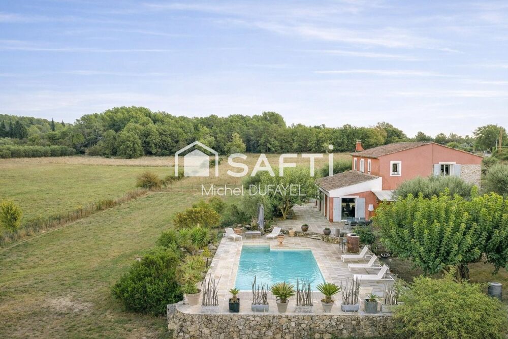 Bastide en pierre sur 3550 m² avec piscine