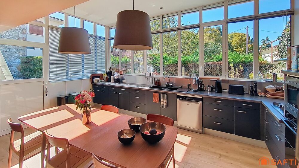 Vente Maison Maison de village rénovée avec goût  155 m² + garage 50 m² et 2 place de parkings Penne-d'agenais