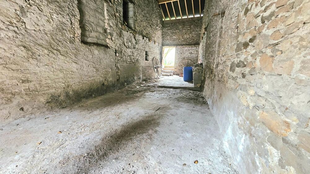 GRANGE EN PIERRE --TOITURE NEUVE --FORT POTENTIEL