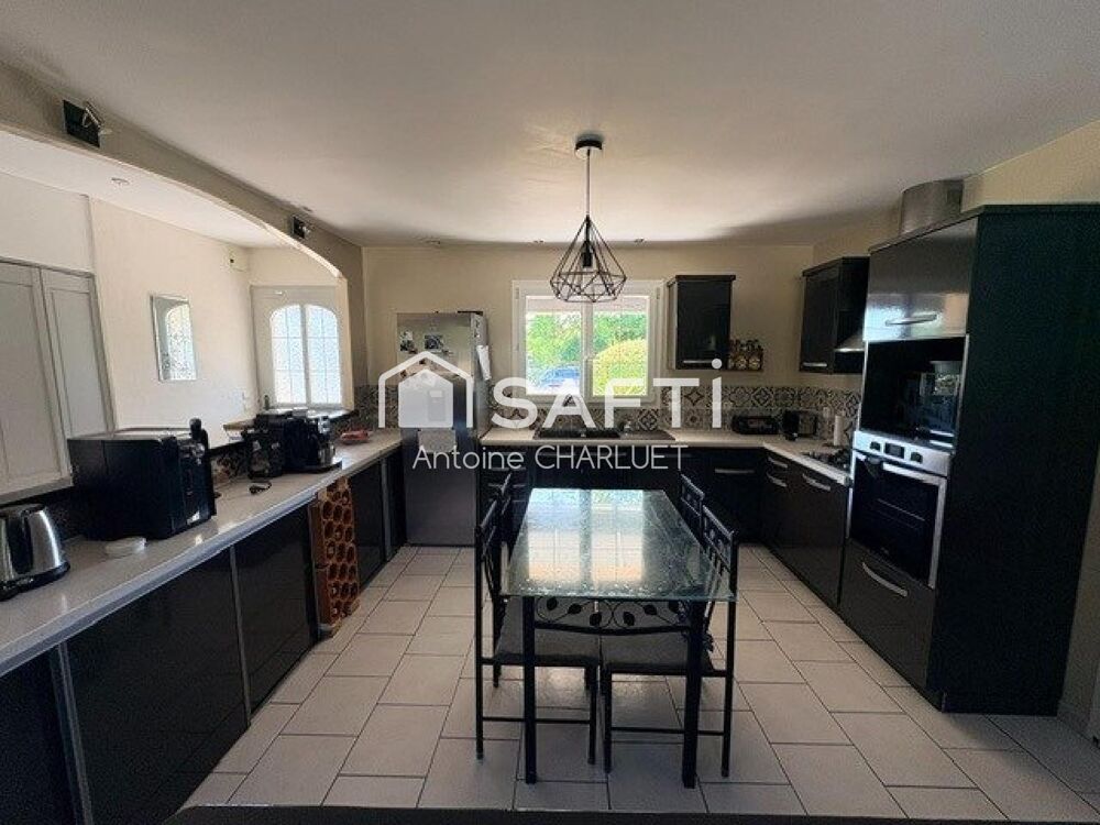 Maison 170m² sans travaux avec piscine - 4 chambres - terrain de 4567m²
