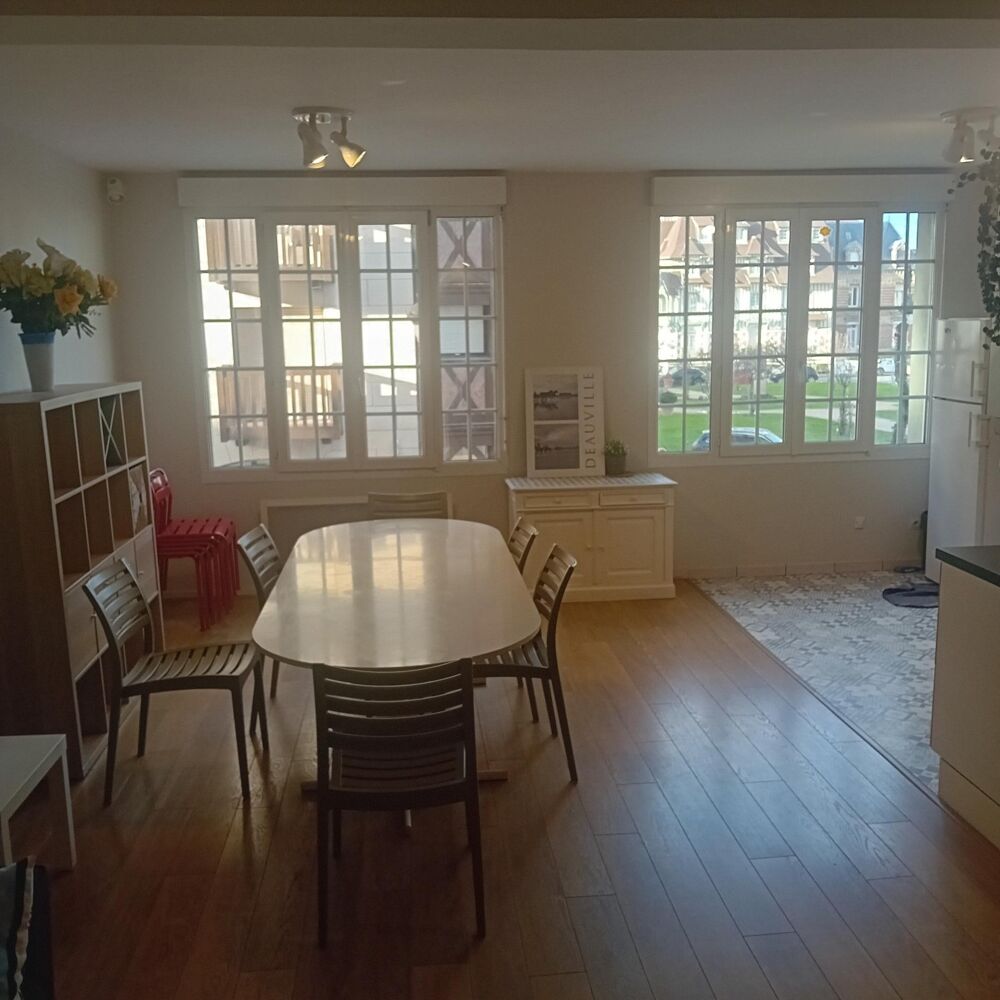 T3 Appartement de prestige 70,11 m2 ( loie Carrez ) situé à Deauville dans le prestigieux triangle d´or .