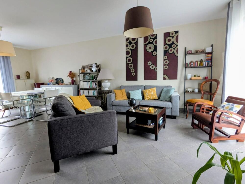 Jolie maison sur demi-niveau au calme au coeur de Sébazac