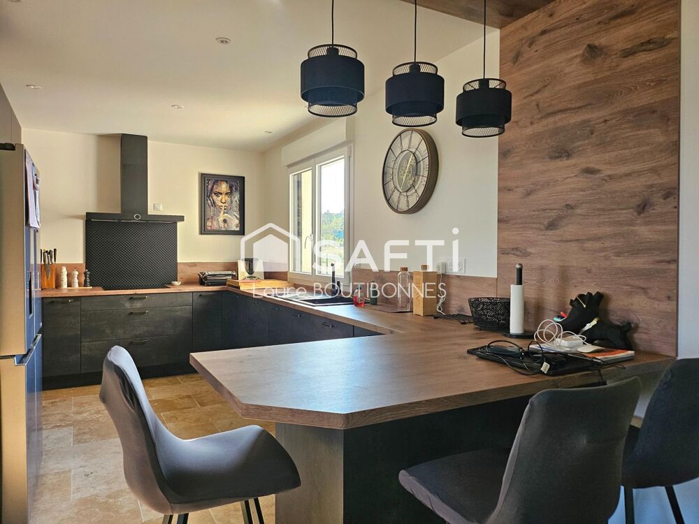 Maison familiale rénovée de 182 m² avec dépendance et double garage