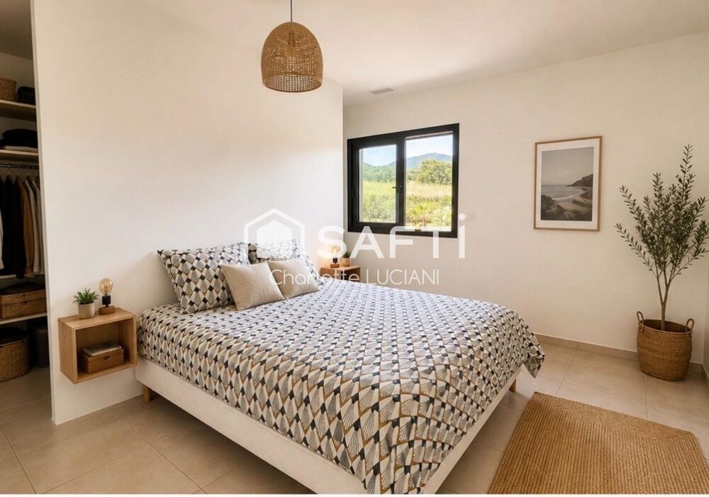 Maison familiale de plain-pied sur 1 926 m² de terrain plat et piscinable