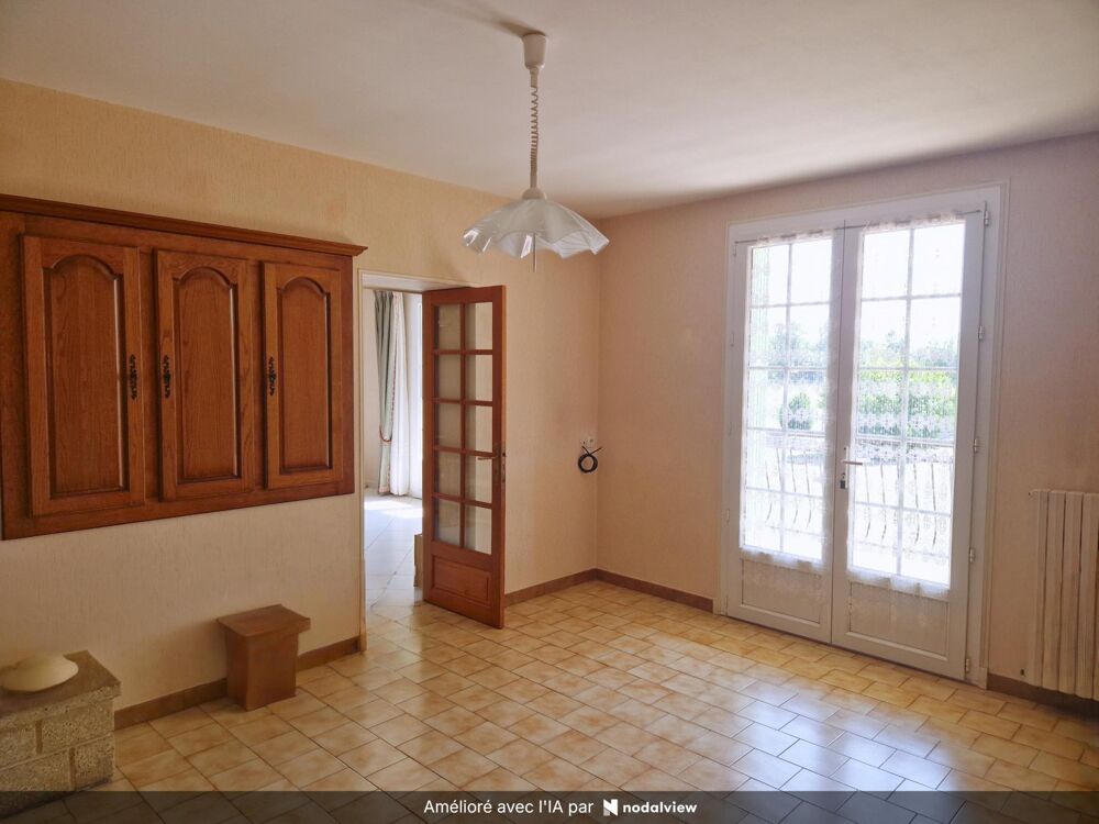 Vente Maison Maison familiale avec 3 000 m² de terrain, dépendance et sous-sol complet Mosnac