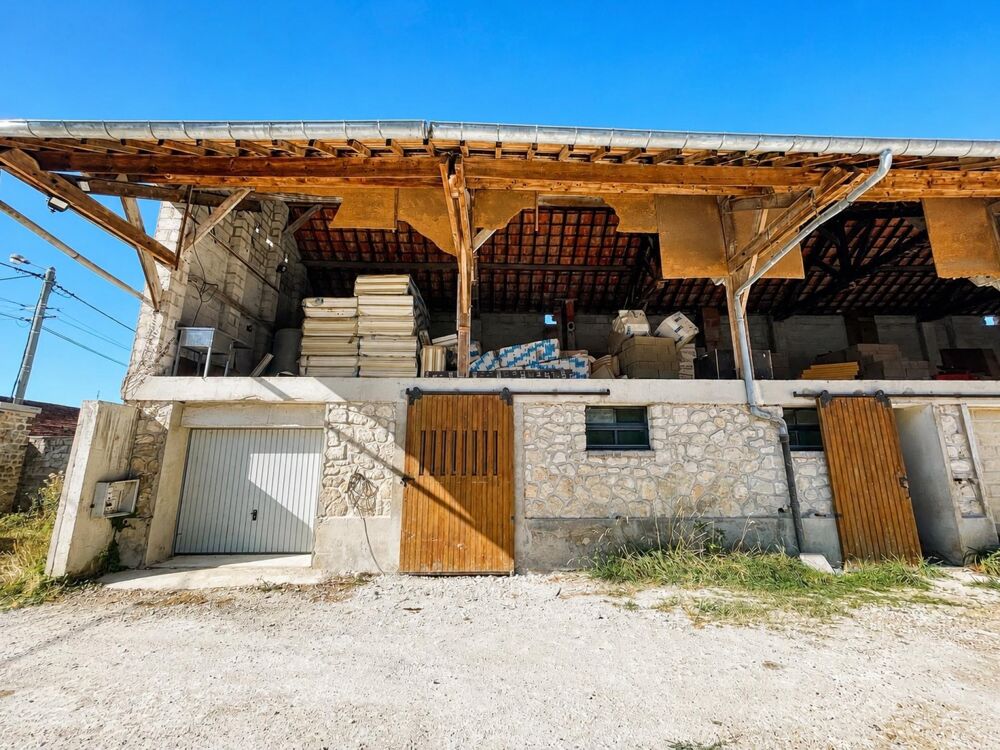 Bien plus quune maison, un véritable lieu de vie et de projets aux multiples possibilités.