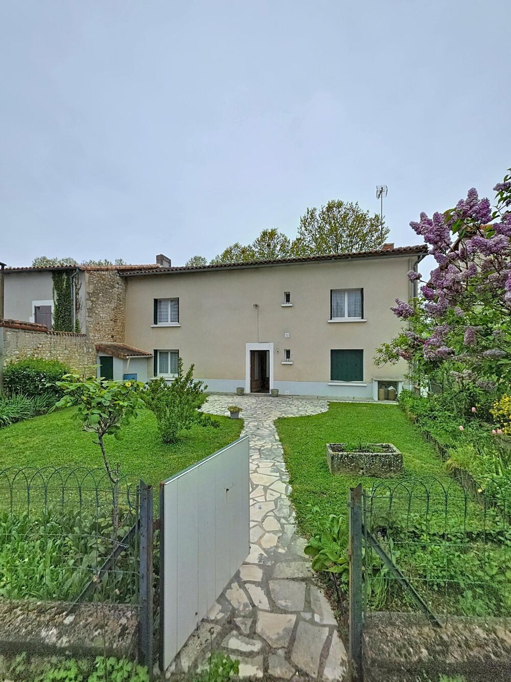 Vente Maison maison familiale 153m² -5 chambres-centre bourg Saint-laurent-de-ceris