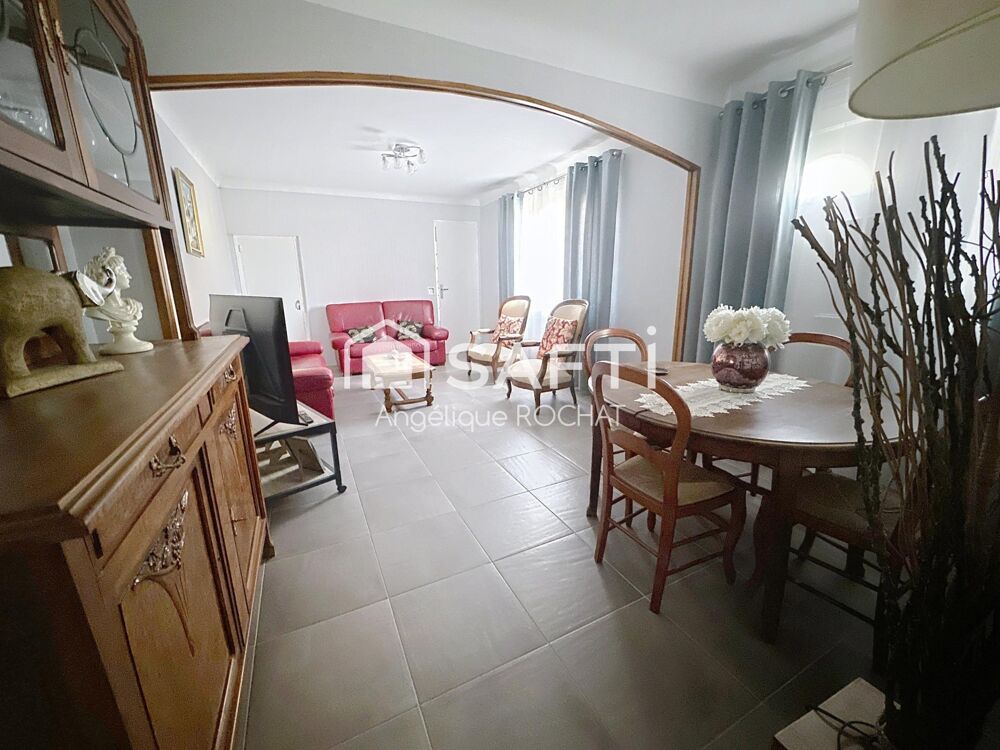 Vente Maison Grande bâtisse + 500m2 garage 190m2 + grenier 150m2  au centre de Magalas Magalas