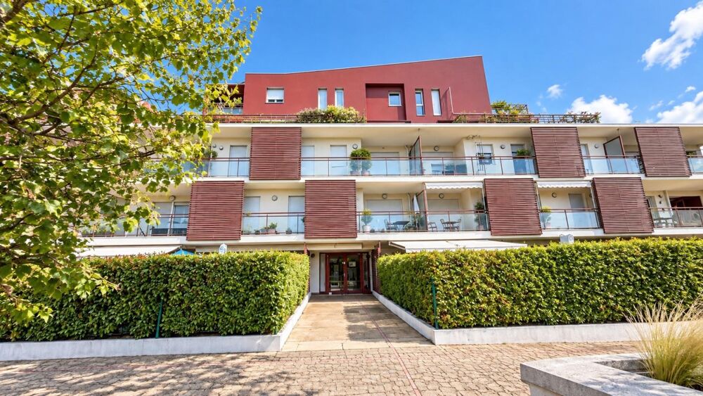 Vente Appartement DRAGUIGNAN – T3 LUMINEUX AVEC TERRASSE, PISCINE & PARKING COUVERT Draguignan