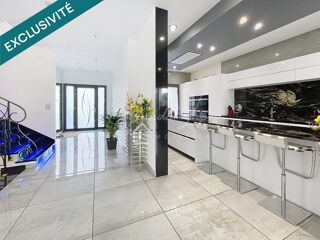  Maison � vendre 9 pi�ces 368 m�