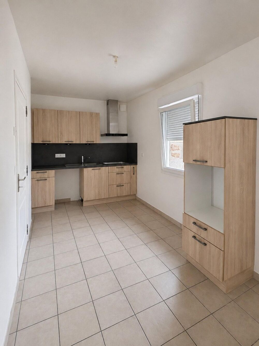Maison en pierre, 4 chambres et beaux volumes