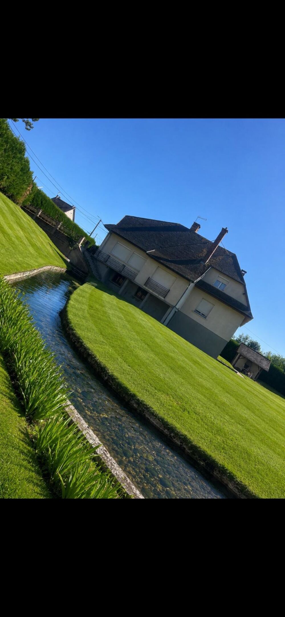 Maison de caractère avec très grand terrain
