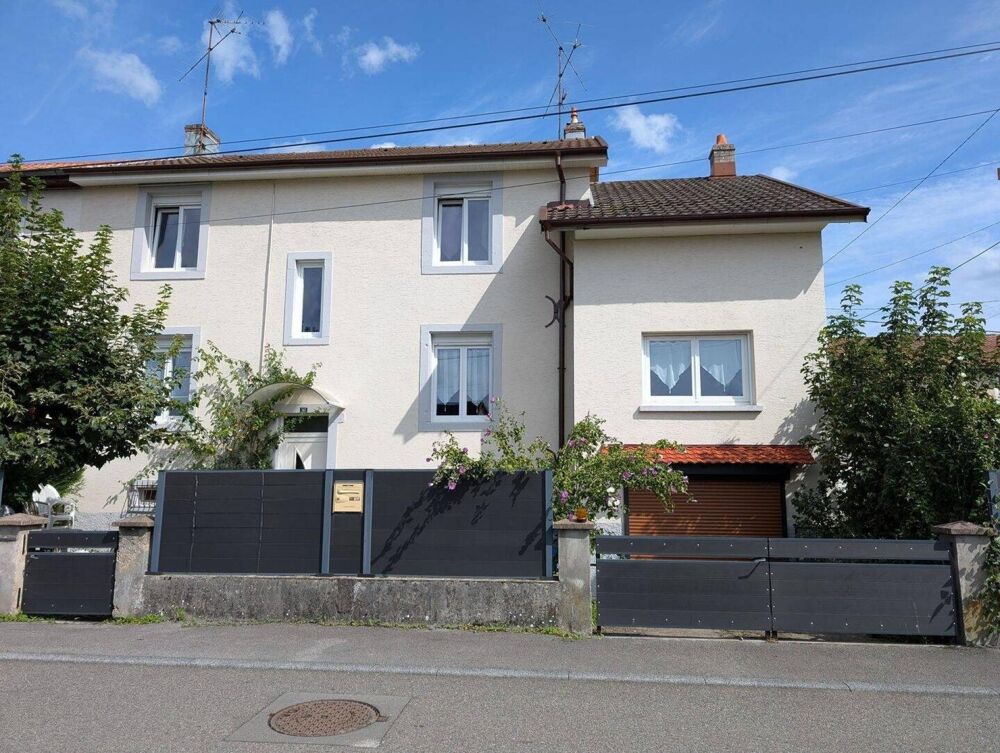 Maison avec jardin, terrasse et garage