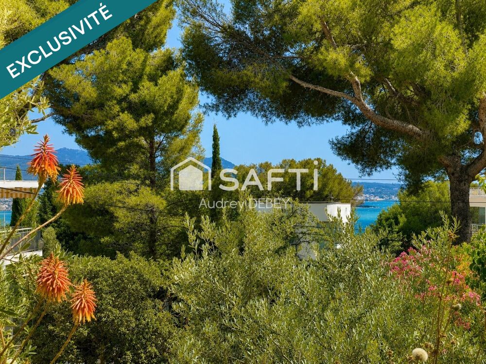 UNE ADRESSE D'EXCEPTION À SANARY-SUR-MER : VUE MER, PORT À PIED, CALME ABSOLU. PARCELLE CONSTRUCTIBLE ATTENANTE DE 1 245 M² EN S