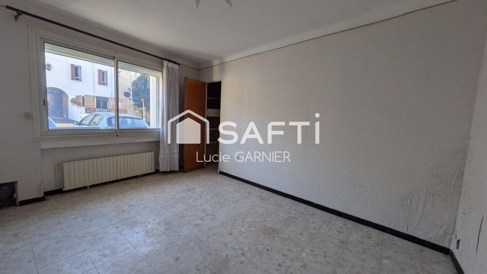 Maison de village avec garage et fort potentiel  244 m² exploitables avec un extérieur
