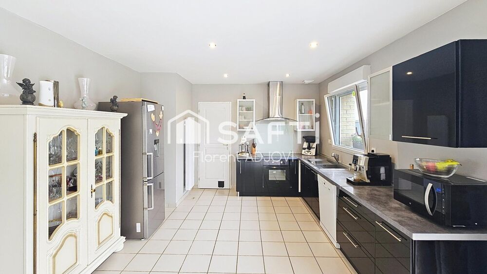Vente Maison Posez vos meubles et profitez: cette maison n'attend plus que vous! Arneke