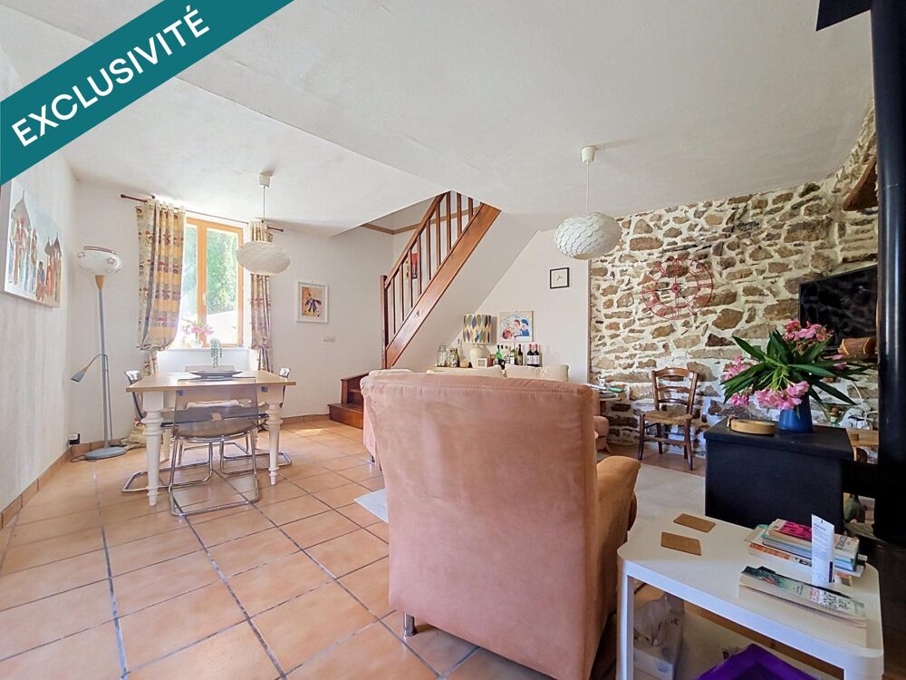 Vente Maison Une maison coup de cœur au charme exceptionnel, avec piscine et vue dégagée au cœur des Hauts Cantons. Camplong