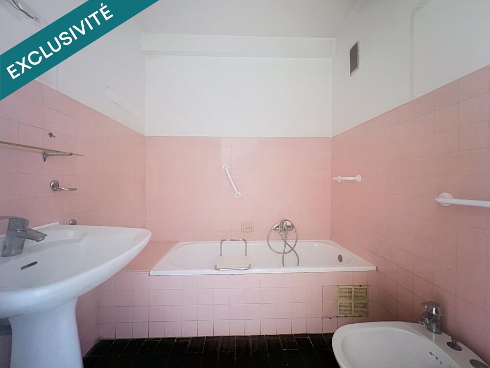 Vente Appartement Le Cannet : 3 pièces à rénover avec parking au calme. Le cannet