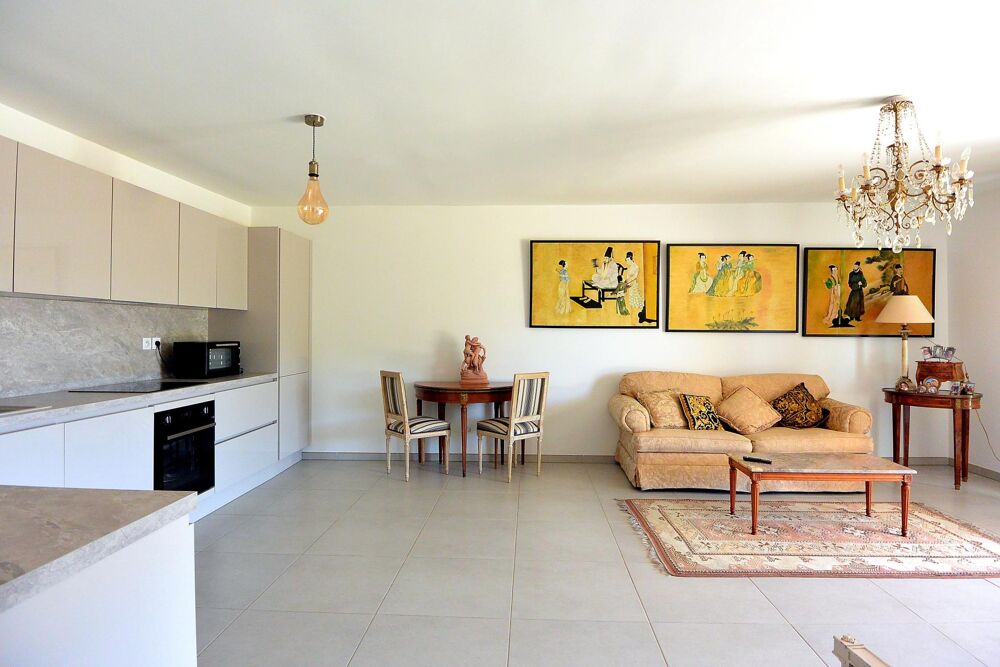 Vente Appartement En Exclusivité:  Appartement de type 3 avec terrasse jardin dans résidence haut de gamme avec piscine Aubagne