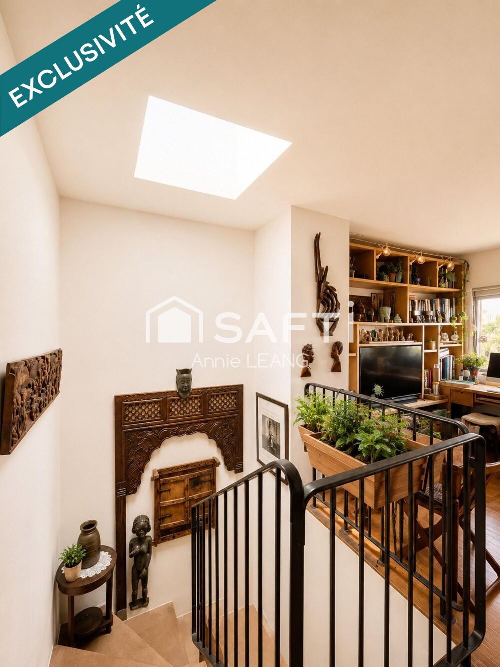 Comme une maison sur les toits, avec deux terrasses et une vue imprenable aux portes de Paris.