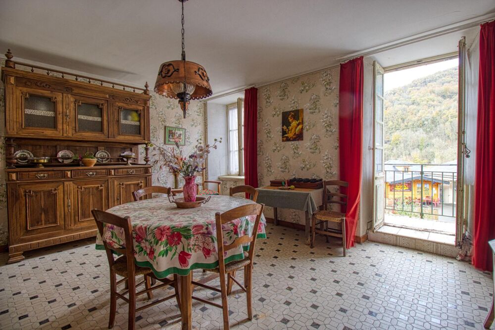 Vente Maison Maison de ville 100m2 à rénover à Plaisance centre, avec garage et cave. Plaisance