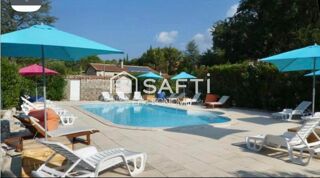  Maison  vendre 15 + pices 760 m