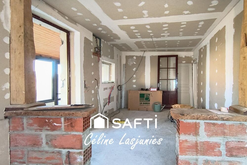 Maison de village avec jardin, puits et dépendance  Travaux en cours
