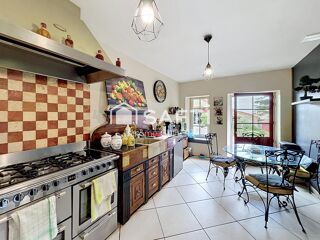  Maison à vendre 13 pièces 328 m²